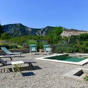 https://le-mas-des-genets.fr-provencehotel.com